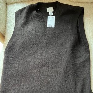 NWT - H&M Sweater Vest